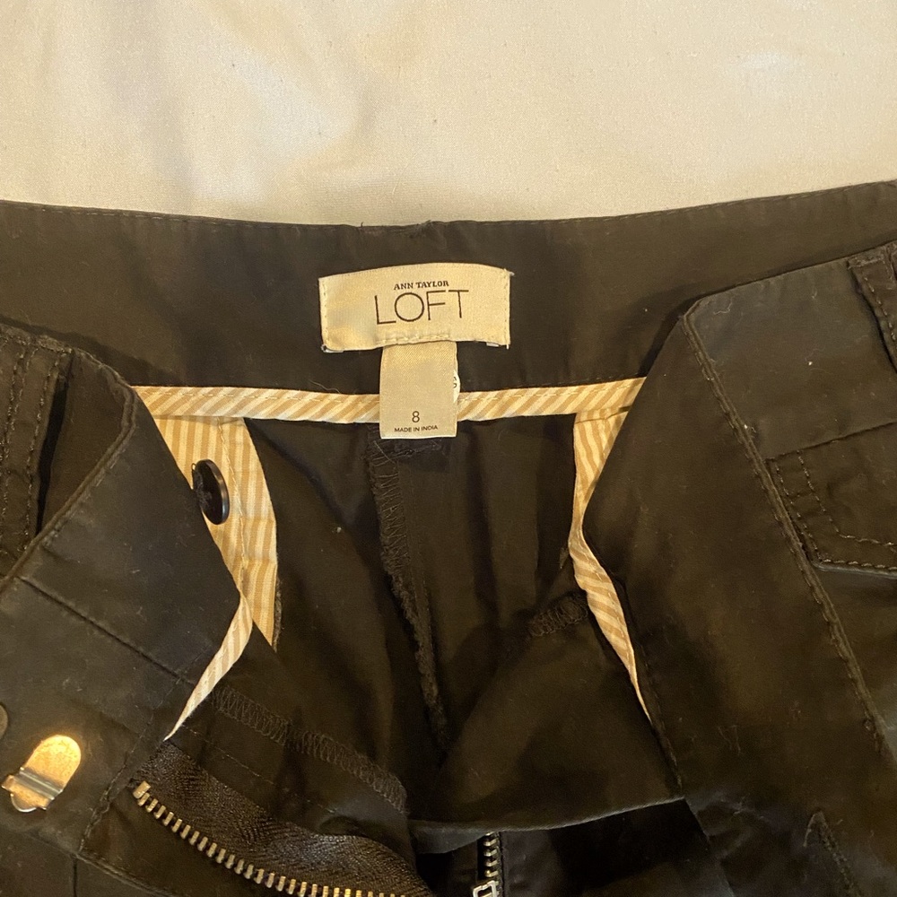 Ann Taylor loft size 8 black shorts